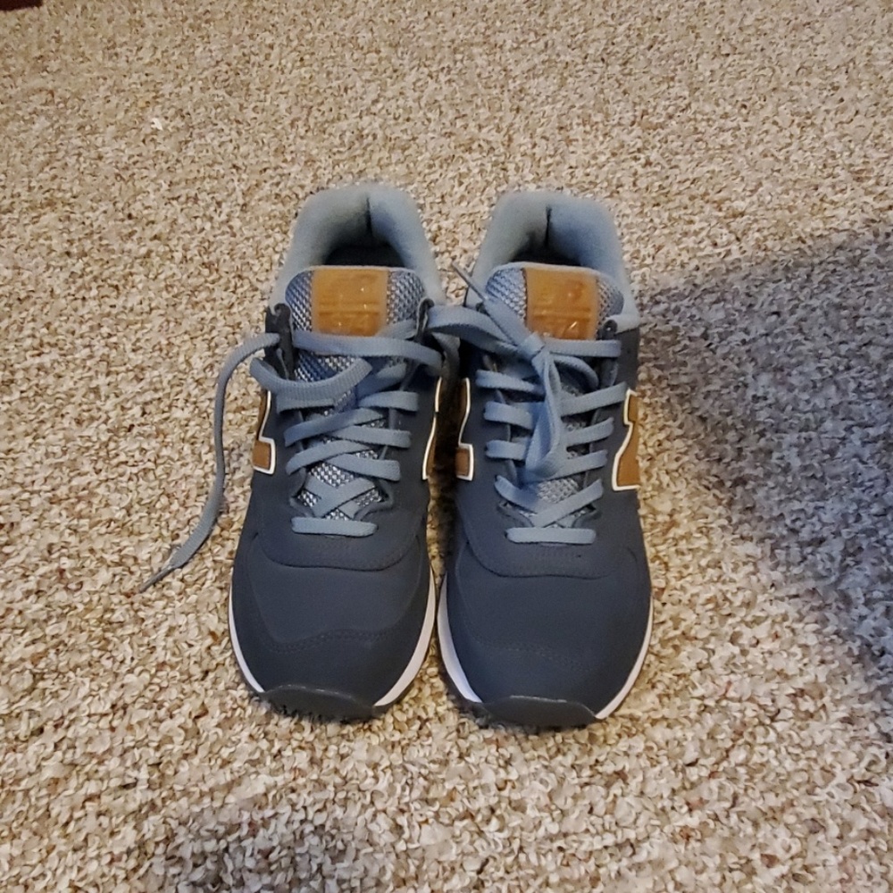 Shoes - Picture 2 of 3